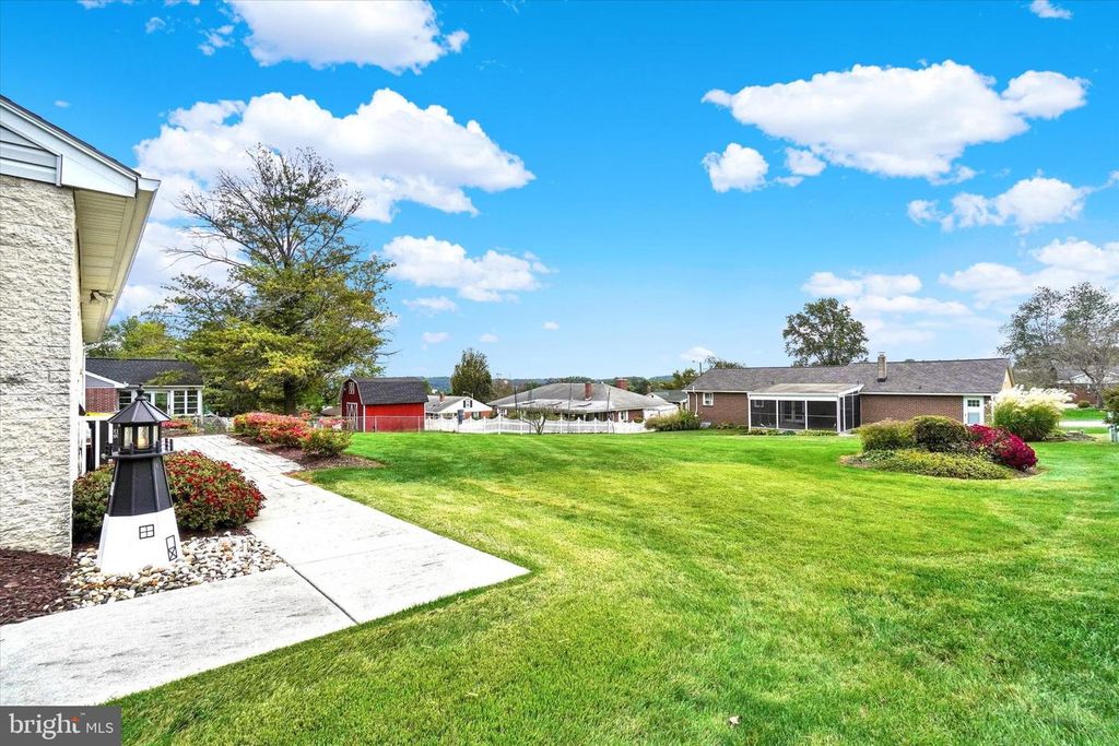 Image 24 of property listing at 120 E CLEARVIEW DR, Shrewsbury, PA 17361