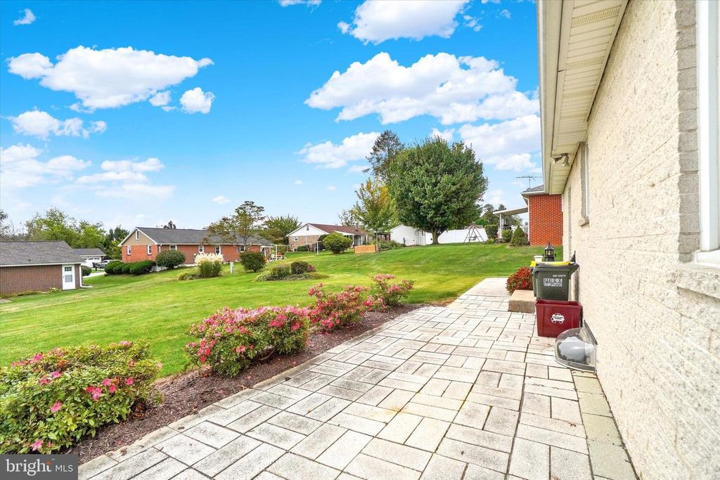 Image 25 of property listing at 120 E CLEARVIEW DR, Shrewsbury, PA 17361