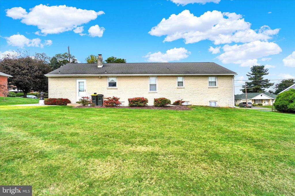 Image 26 of property listing at 120 E CLEARVIEW DR, Shrewsbury, PA 17361