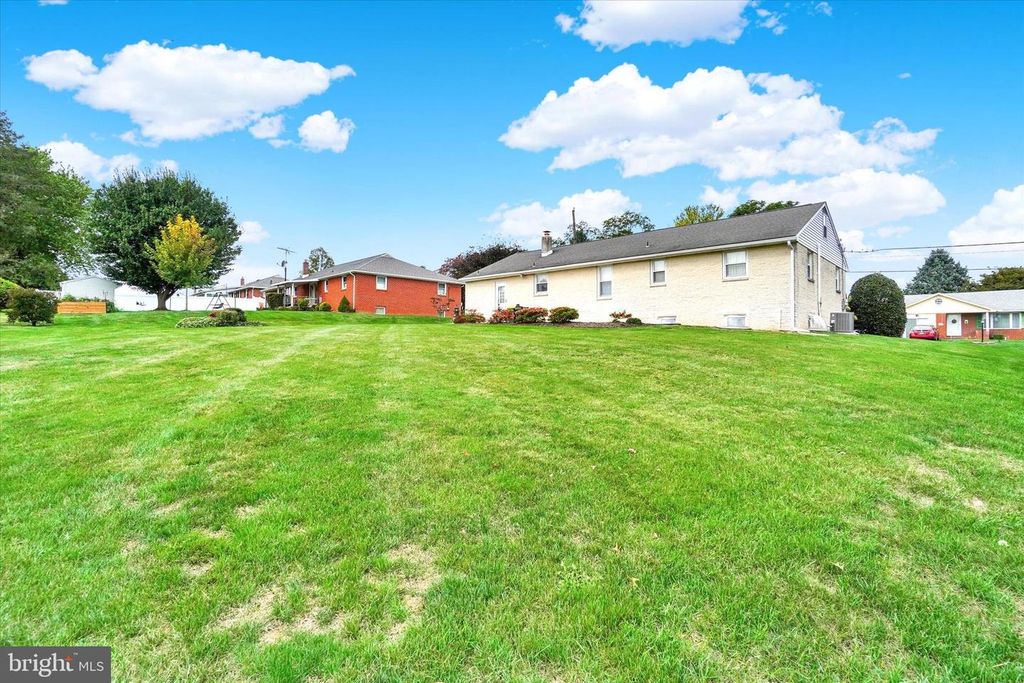 Image 27 of property listing at 120 E CLEARVIEW DR, Shrewsbury, PA 17361