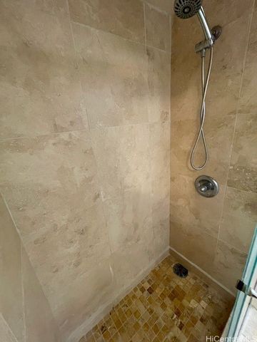 500 University Avenue 528, Honolulu, HI 96826