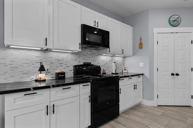 727 Cove Pl, Longview, TX 75604