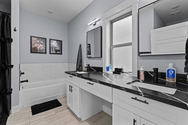 727 Cove Pl, Longview, TX 75604