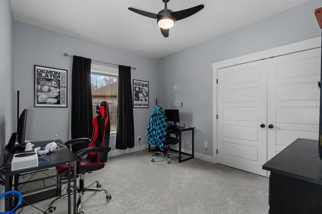 727 Cove Pl, Longview, TX 75604