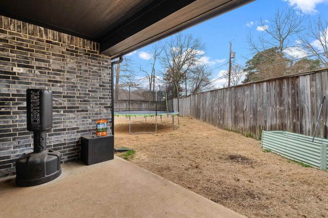 727 Cove Pl, Longview, TX 75604