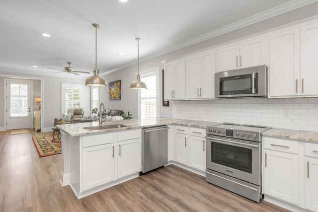 105 Oyster Boulevard, Freeport, FL 32439