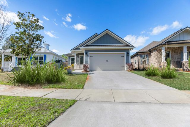 105 Oyster Boulevard, Freeport, FL 32439
