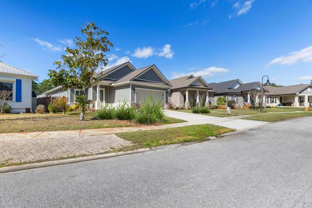 105 Oyster Boulevard, Freeport, FL 32439