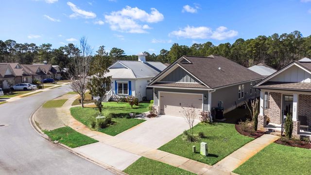 105 Oyster Boulevard, Freeport, FL 32439