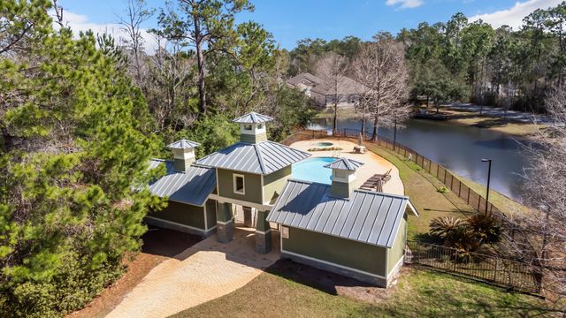 105 Oyster Boulevard, Freeport, FL 32439