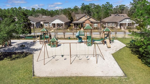 105 Oyster Boulevard, Freeport, FL 32439