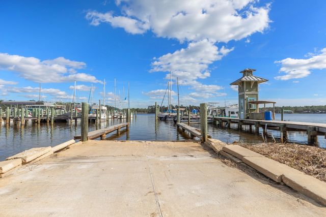 105 Oyster Boulevard, Freeport, FL 32439