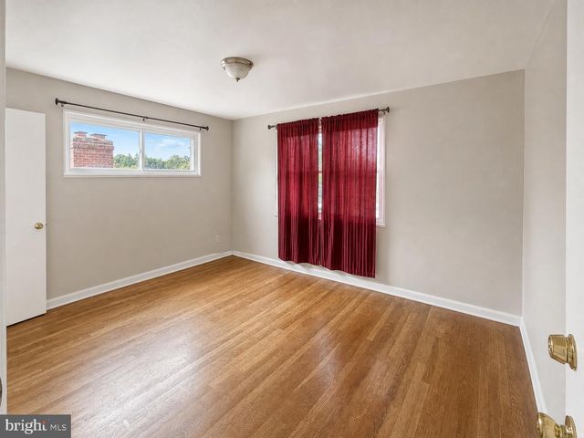1918 NOVA AVE, Capitol Heights, MD 20743