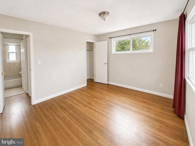 1918 NOVA AVE, Capitol Heights, MD 20743