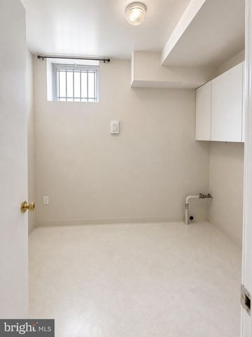 1918 NOVA AVE, Capitol Heights, MD 20743