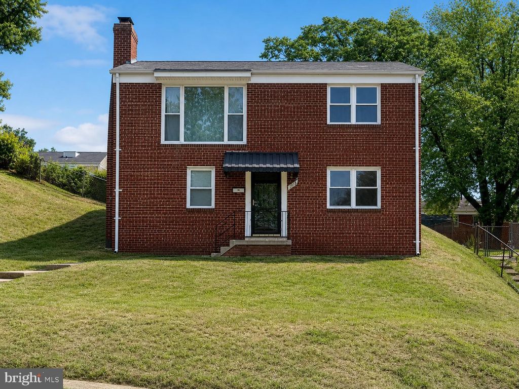 1918 NOVA AVE, Capitol Heights, MD 20743