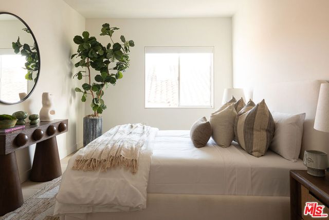 928 N Croft Avenue 303, West Hollywood, CA 90069