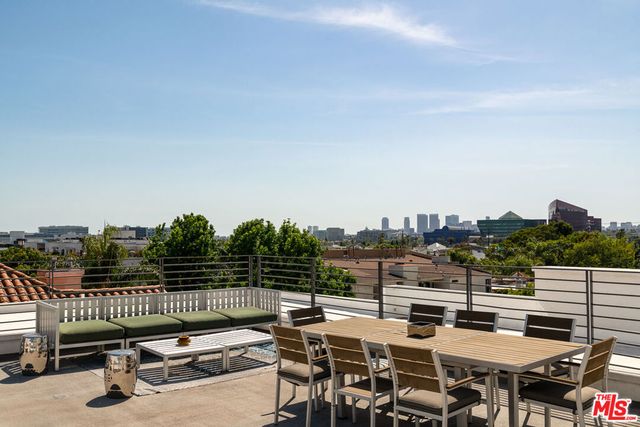 928 N Croft Avenue 303, West Hollywood, CA 90069