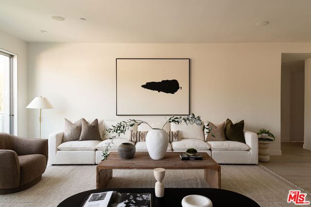 928 N Croft Avenue 303, West Hollywood, CA 90069