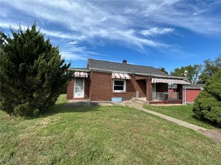 164 Locust Lane, Follansbee, WV 26037