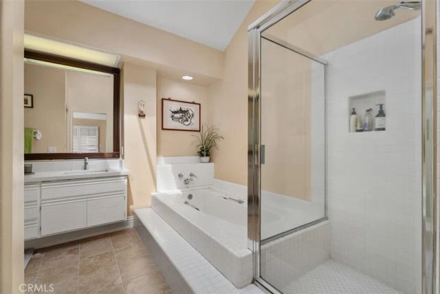 6 Seadrift 81, Irvine, CA 92604