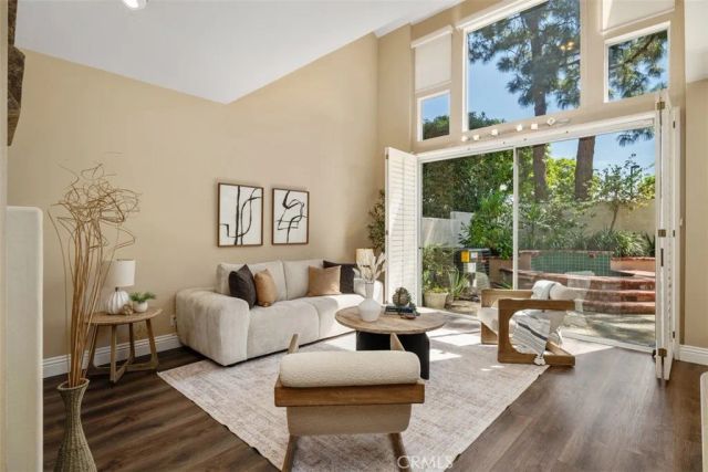 6 Seadrift 81, Irvine, CA 92604