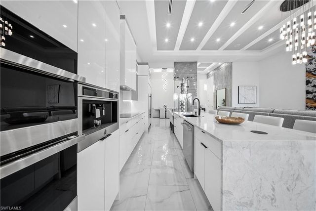 4907 Santa Monica CT, Cape Coral, FL 33904