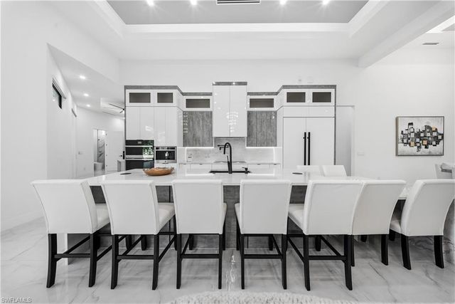 4907 Santa Monica CT, Cape Coral, FL 33904