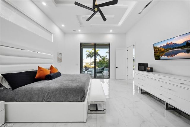 4907 Santa Monica CT, Cape Coral, FL 33904