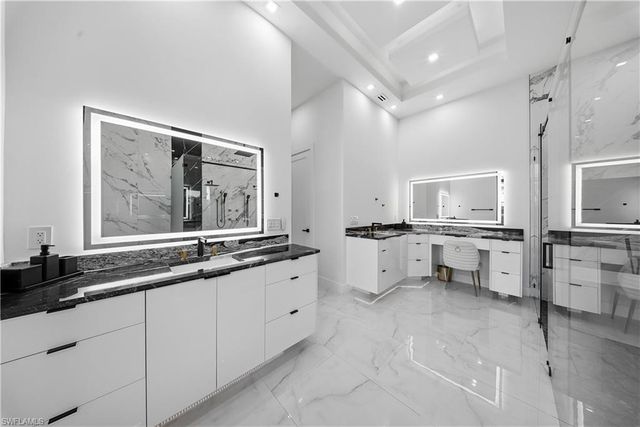 4907 Santa Monica CT, Cape Coral, FL 33904