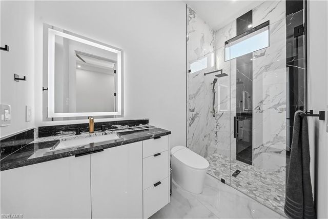 4907 Santa Monica CT, Cape Coral, FL 33904