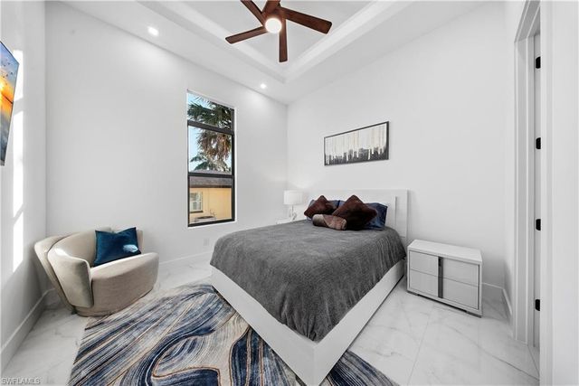 4907 Santa Monica CT, Cape Coral, FL 33904