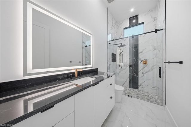 4907 Santa Monica CT, Cape Coral, FL 33904