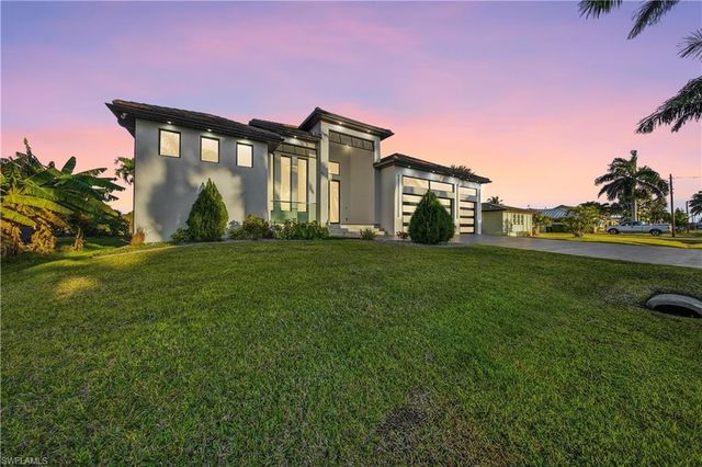 4907 Santa Monica CT, Cape Coral, FL 33904