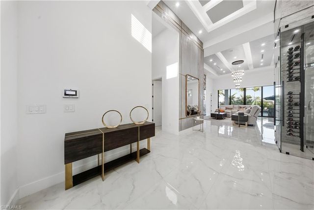 4907 Santa Monica CT, Cape Coral, FL 33904