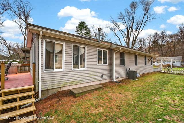 205 Esopus Creek Road, Saugerties, NY 12477