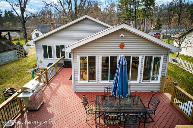 205 Esopus Creek Road, Saugerties, NY 12477