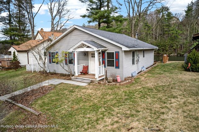 205 Esopus Creek Road, Saugerties, NY 12477