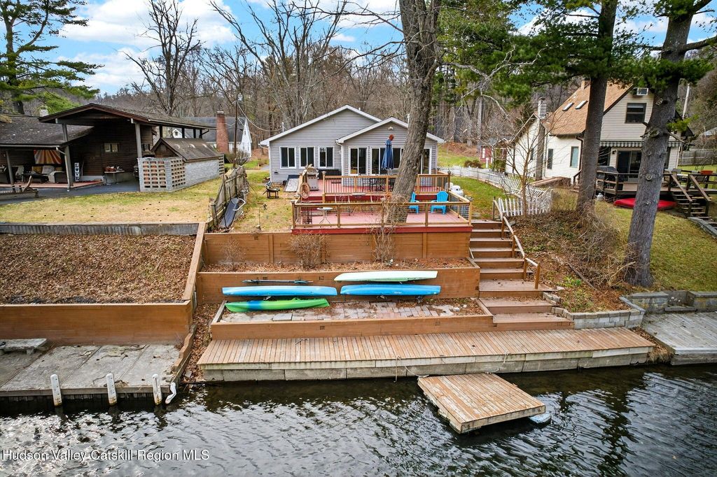 205 Esopus Creek Road, Saugerties, NY 12477