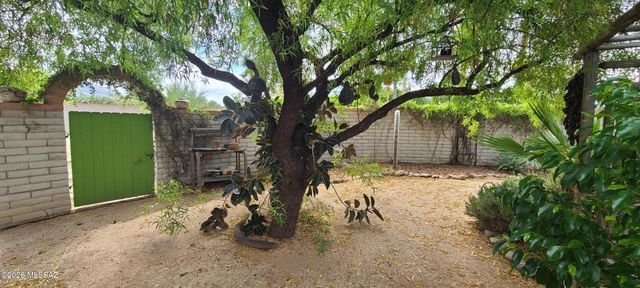 1931 W Imuris Place, Tucson, AZ 85704
