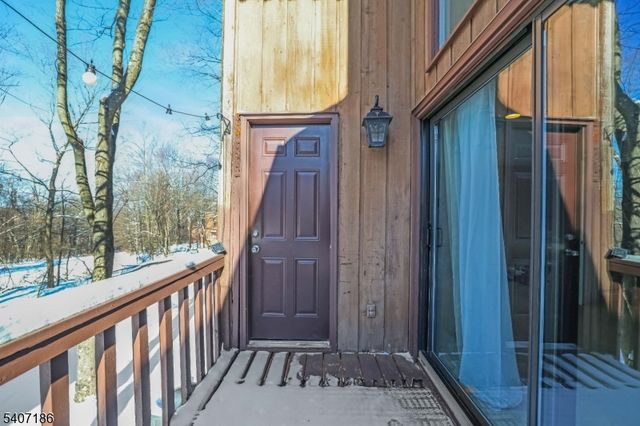 13 Village Way 4E, Vernon Twp., NJ 07462