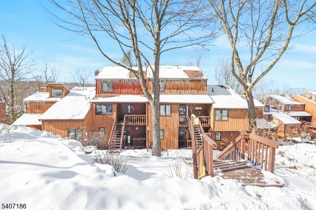 13 Village Way 4E, Vernon Twp., NJ 07462