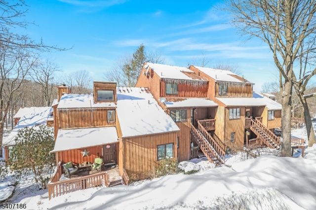 13 Village Way 4E, Vernon Twp., NJ 07462