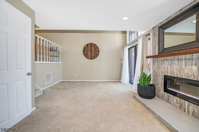 13 Village Way 4E, Vernon Twp., NJ 07462