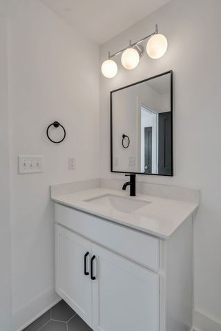 102 Duke St Apt 17, Nashville, TN 37207