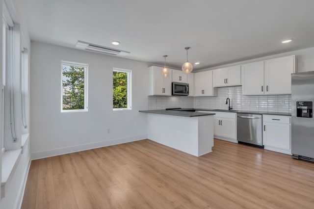 102 Duke St Apt 17, Nashville, TN 37207