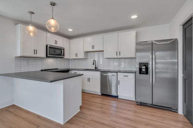 102 Duke St Apt 17, Nashville, TN 37207