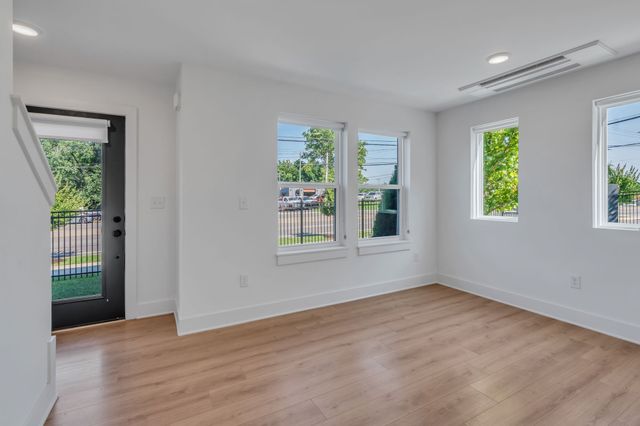 102 Duke St Apt 17, Nashville, TN 37207