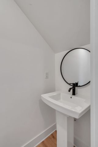 102 Duke St Apt 17, Nashville, TN 37207