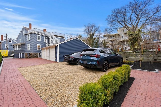 12 Darling St 2, Marblehead, MA 01945
